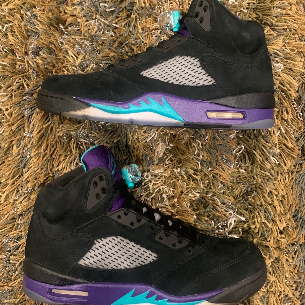 Jordan 5 Black Grape